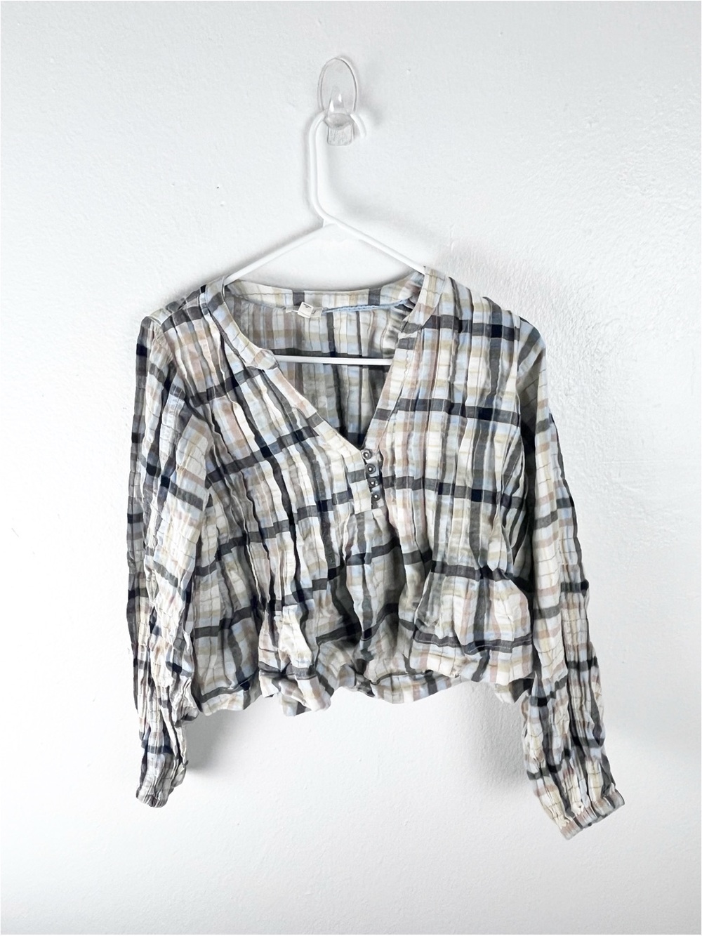 ANTHROPOLOGIE PILCRO Plaid V-Neck Long Sleeves Crinkle Crop Top Size Small Boho